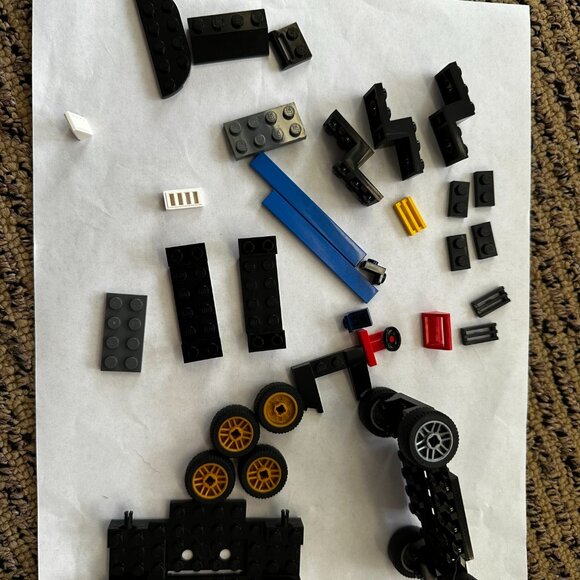 LEGO CITY: Racing Cars (60256) Incomplete Set - Picture 5 of 6